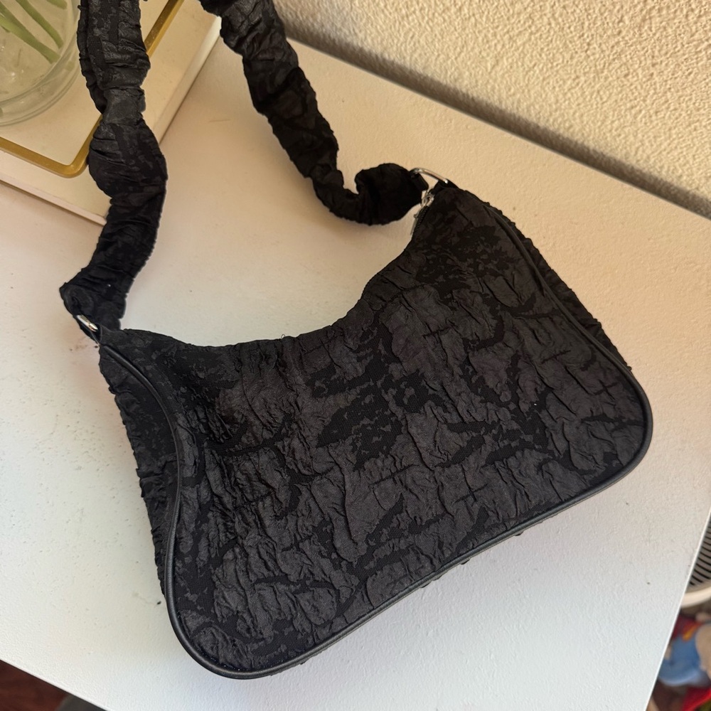 Black lace crossbody bag with pearl top handle & ribbon bow | Coquette Style NWT - Picture 10 of 11